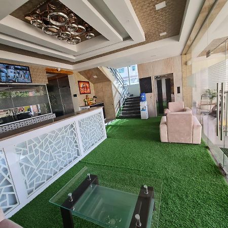 Vijay Shree Inn Велор Екстериор снимка