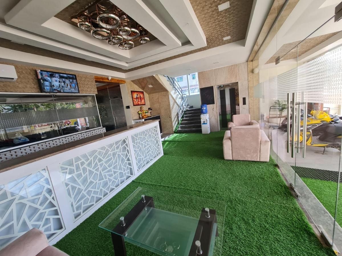 Vijay Shree Inn Велор Екстериор снимка