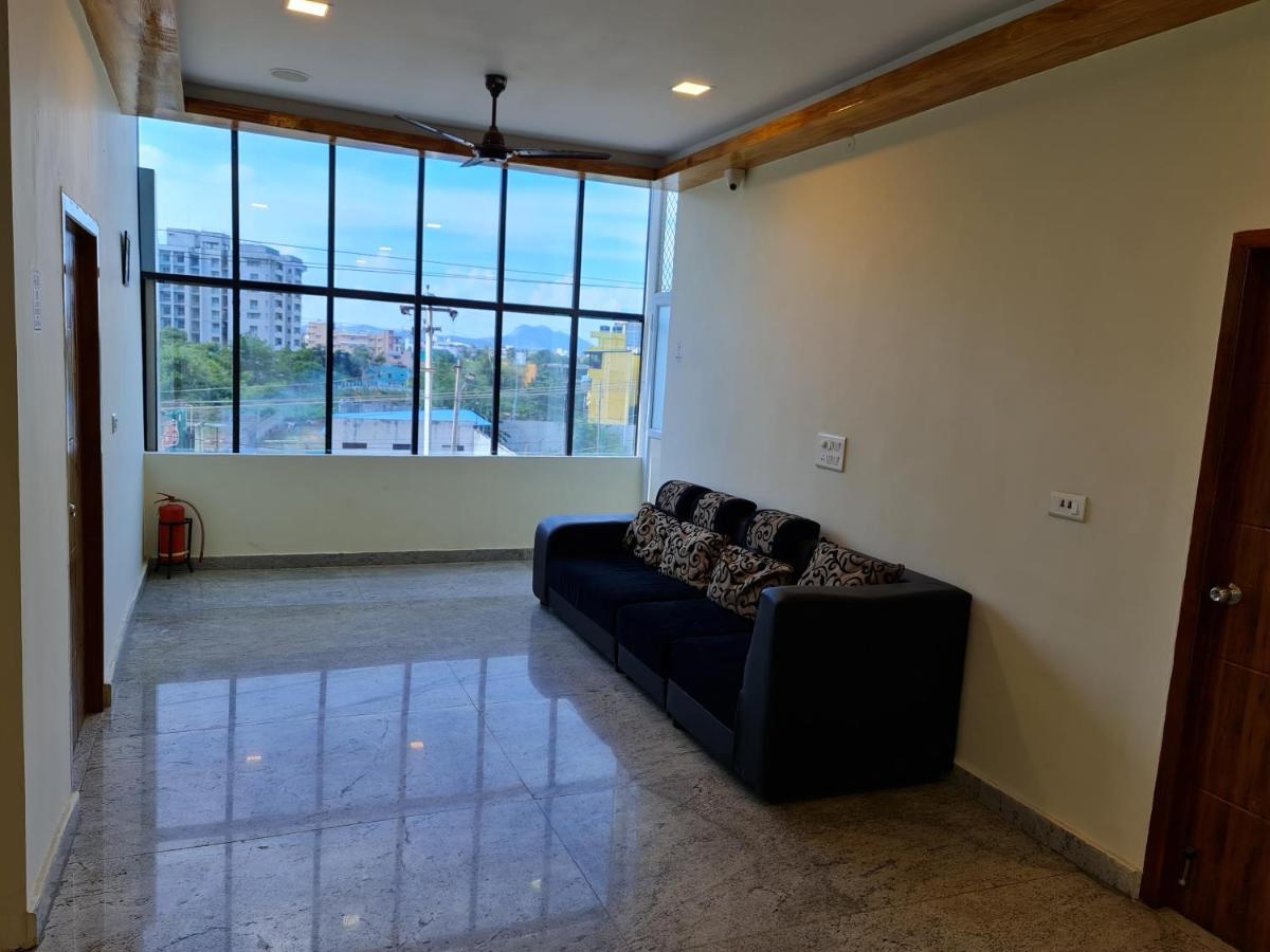 Vijay Shree Inn Велор Екстериор снимка