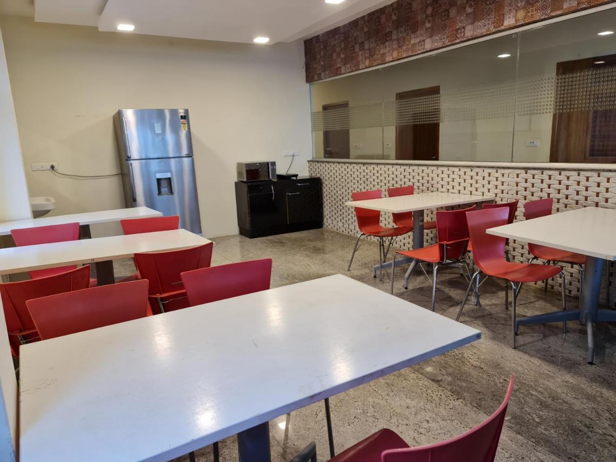 Vijay Shree Inn Велор Екстериор снимка