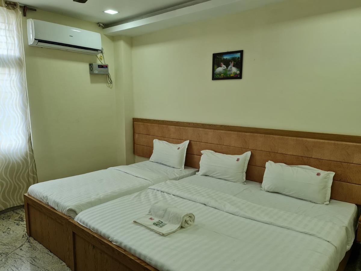 Vijay Shree Inn Велор Екстериор снимка