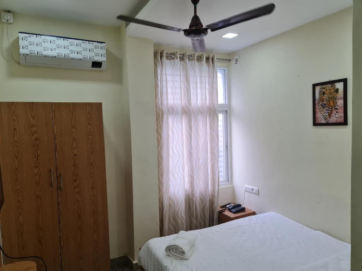 Vijay Shree Inn Велор Екстериор снимка