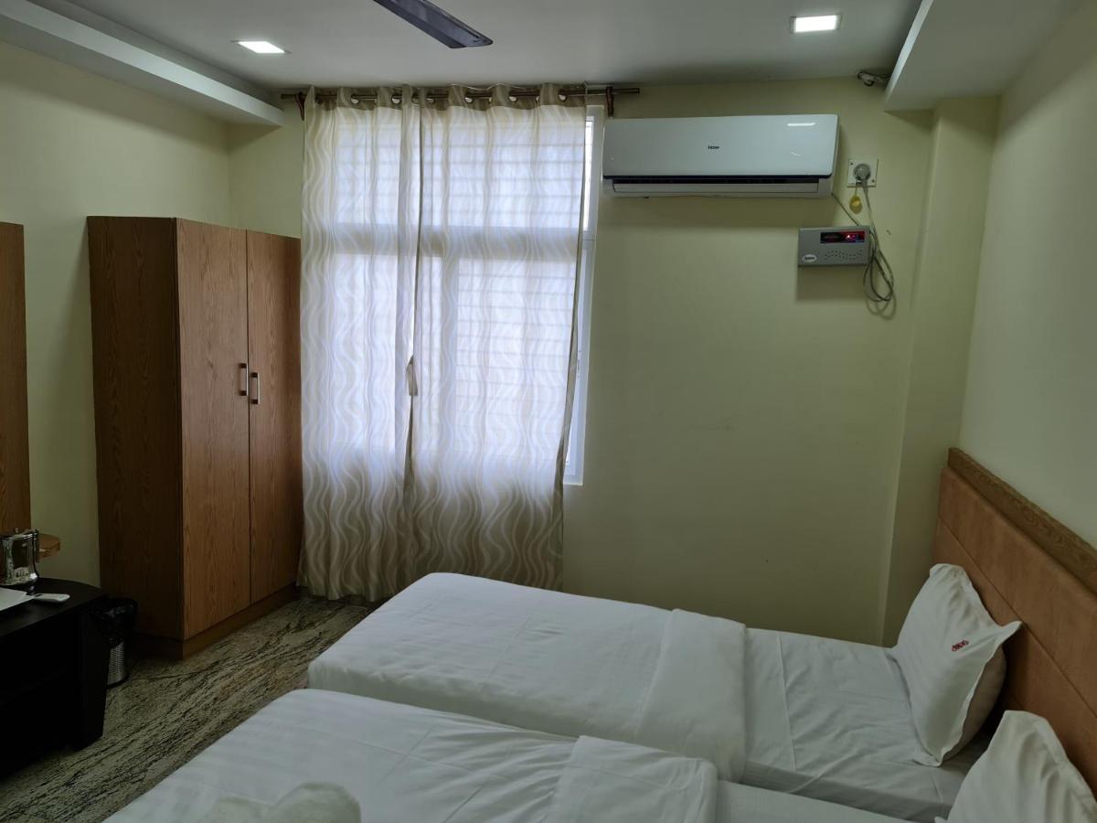 Vijay Shree Inn Велор Екстериор снимка