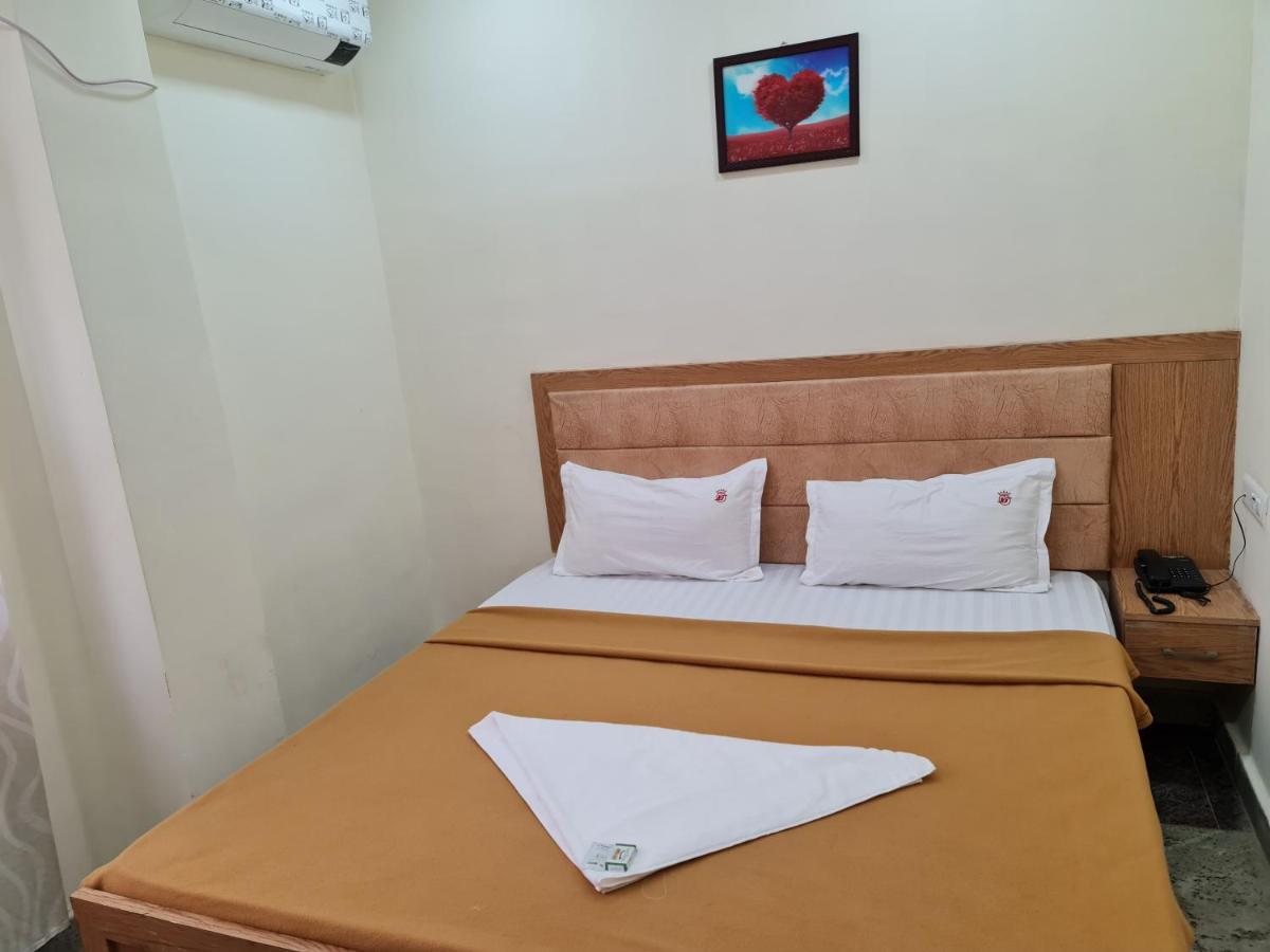 Vijay Shree Inn Велор Екстериор снимка