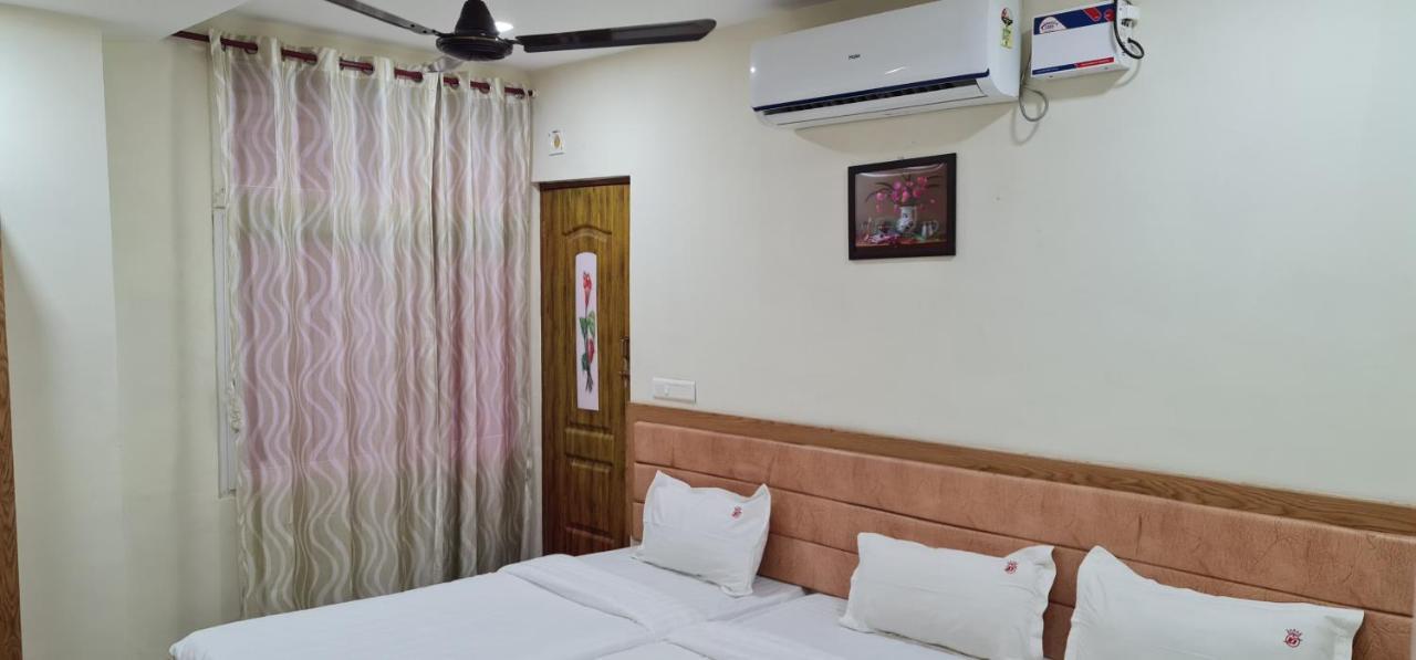 Vijay Shree Inn Велор Екстериор снимка