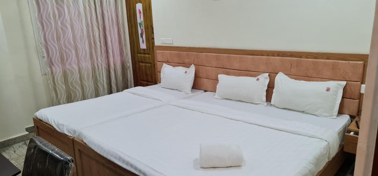 Vijay Shree Inn Велор Екстериор снимка