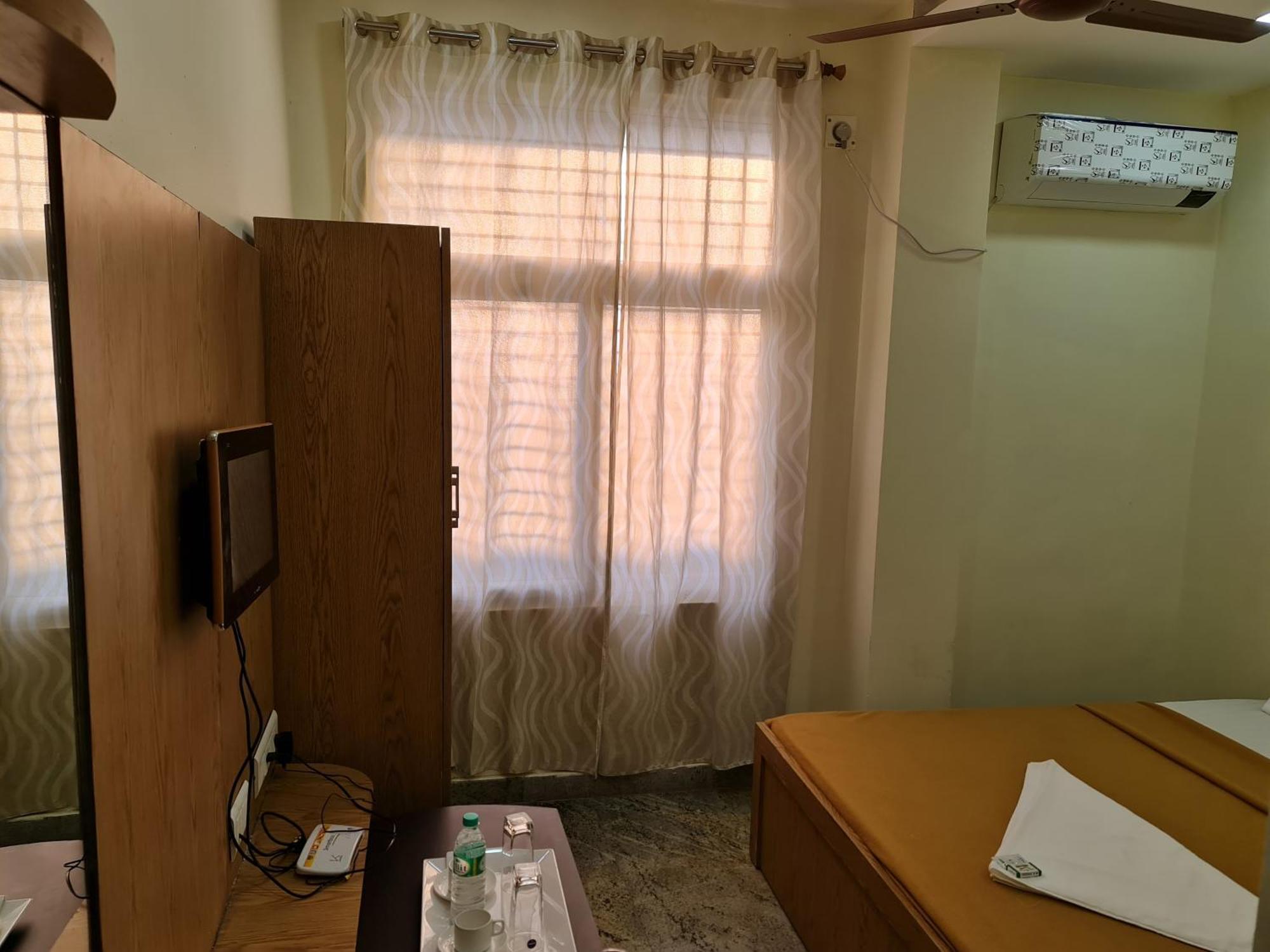 Vijay Shree Inn Велор Екстериор снимка